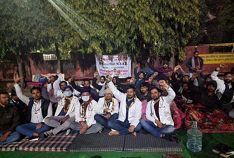 Rajasthan MBBS students on indefinite hunger strike | (Pic: Dr Vinod Bagra)