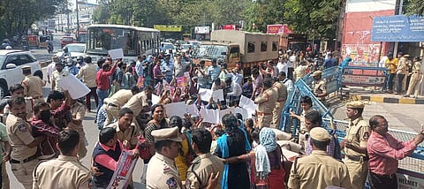 Police cracks down on Telangana government school teachers' protest in Hyderabad | (Pic: Vivek S)