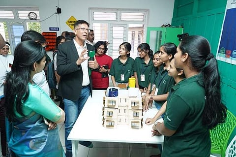 Vivek Vasishtha, Vice-President, Public Affairs, OPPO India engaged with the students | (Pic: OPPO India)