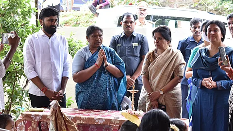 Telangana Minister Seethakka assures retirement benefits to Anganwadi teachers
