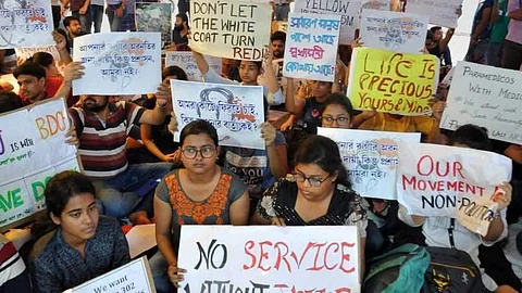 Will talk about 5 demands, not cease work or protest withdrawal: Doctors on meeting with CM Banerjee