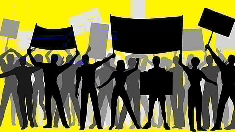 Police barricades and heavy deployment mark Ranchi streets as students protest alleged irregularities in Jharkhand's CGL exam