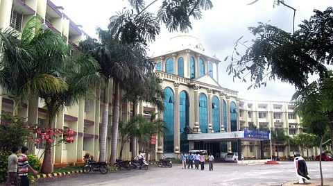 Kuvempu University students demand original marks cards | What's the issue?