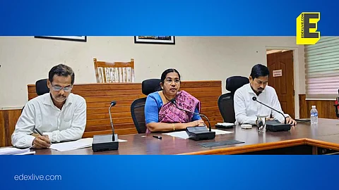 Udupi DC tells SSLC students to face exam confidently