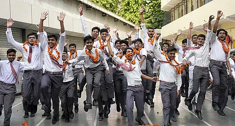 WB Class 10 topper Rupayan Pal aspires to become doctor; to prepare for NEET-UG 