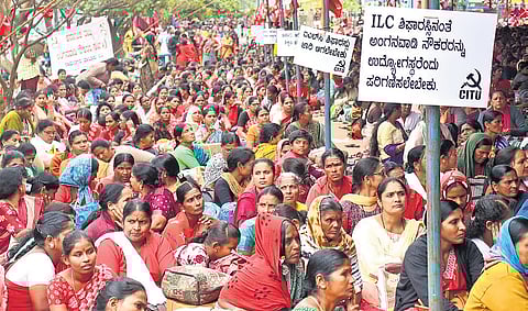 ASHA and Anganwadi workers, along with CITU members, protest at Freedom Park in Bengaluru on Monday
