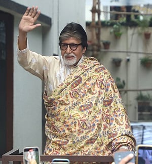 Big B recollects first meeting with Gurdas Maan