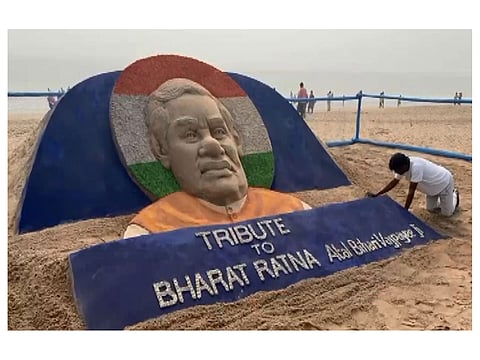 Sand artist Sudarsan Pattnaik creates sand sculpture to pay tributes to former PM Atal Bihari Vajpayee