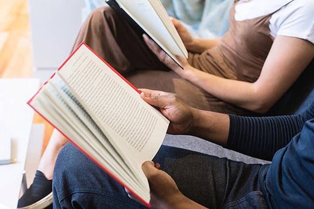 Ex-AIR officer calls for promoting literature among youth