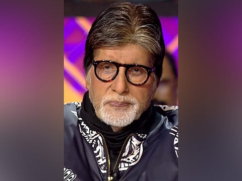 "Apne jeevan ka ek tehahi...": Big B gets emotional as KBC 17 comes to an end