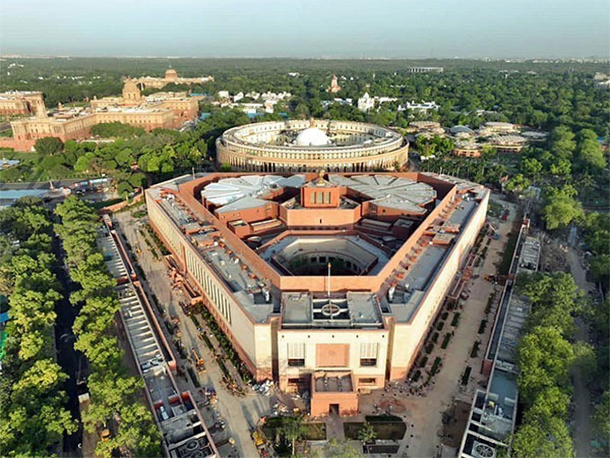 JPC examines three key bills; experts back proposals in principle