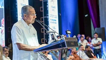 Karnataka opposes Pinarayi’s Malayalam mandate in Kannada schools