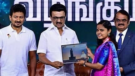 TN govt to complete first phase of free laptop distribution for college students by February end