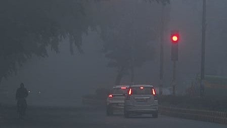 Delhi AQI slips to ‘very poor’; cold wave & dense fog grip Delhi-NCR