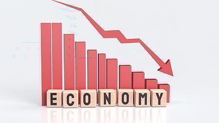 Low growth, high joblessness grip Pakistan economy: Report
