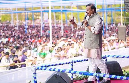 Assam CM launches cash benefit schemes for nearly 1 lakh students