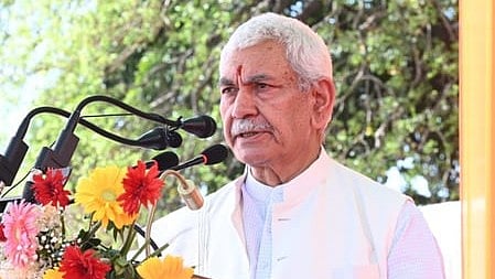 J&K LG calls on artists to preserve Jammu’s cultural heritage