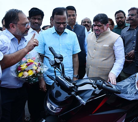 Government employees in Telangana to get 20 pc discount on EVs