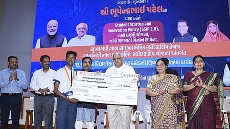 Over 13.96 lakh Gujarat students receive Rs 354 crore in scholarships through DBT