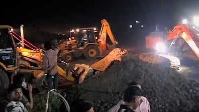 Toddler trapped in borewell in Ujjain; rescue ops on