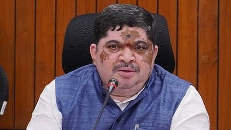 Telangana minister asks RTC workers to withdraw strike call