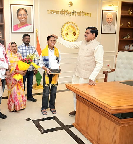 MP girl scores 499 out of 500 in 10 board exams, awarded Rs 1 lakh by CM