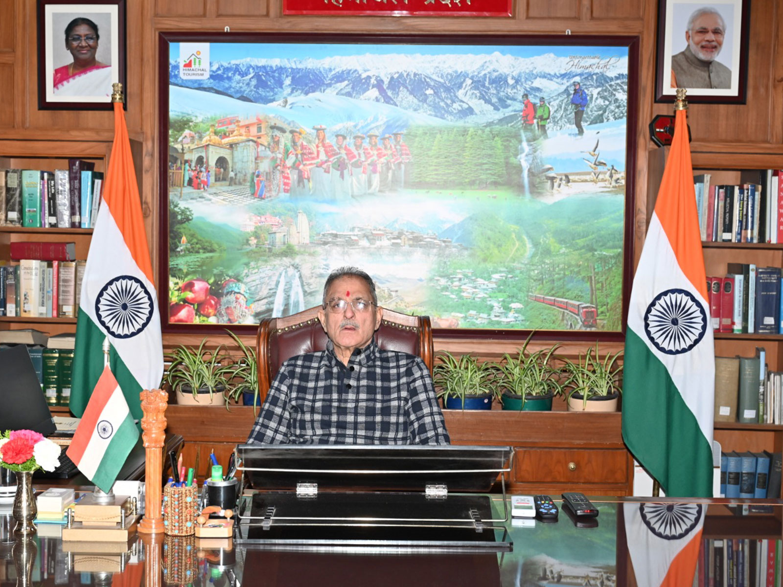 "Young scientists must achieve new milestones in research": Governor Kavinder Gupta