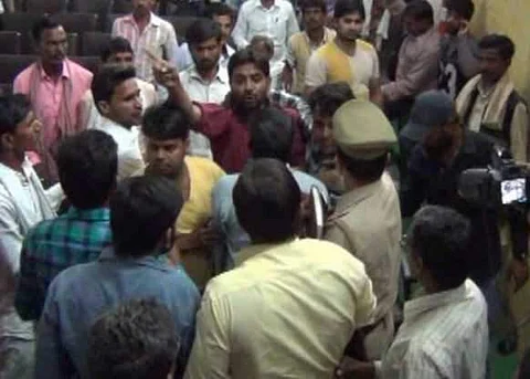 UP, Up and Away: Prashant Bhushan, Aligarh Muslim University Students Union Prez called 'deshdrohi' by ABVP during 'peace' event at UP College for supporting Kanhaiya Kumar