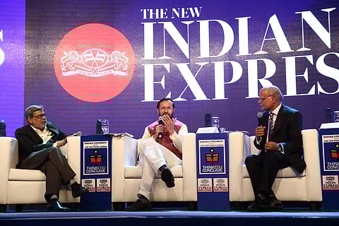Prakash Javadekar talks shop with G S Vasu and Prabhu Chawla