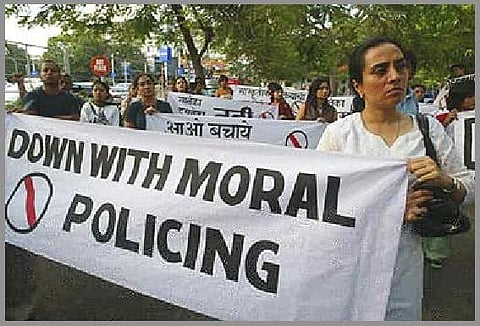Hindu women seen with men from other faiths will be beaten and straightened by vigilantes from right-wing groups preaching Hindutva | Jhatkaa (representative image)