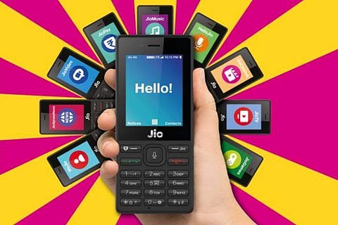 A Middle School in Bodinayakanur in Tamil Nadu is offering a JIO smartphone to every child who is admitted to their school in the first standard