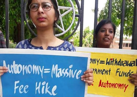 Earlier AISA and students had also protested against the autonomous status of St Stephen College