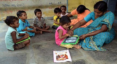 Villagers from Saradamangalam in Tiruchy have pledged to enroll their wards only in government schools and Anganwadis