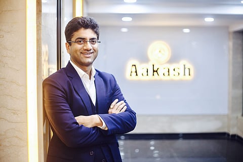 Through Aakash Live, the students can get live interactive classes online by top Aakash faculty at the comfort of their home
