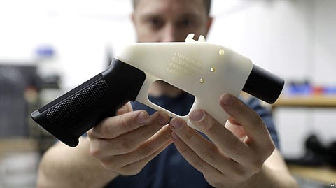 Dozens of US legislators are demanding that the Trump administration explain a recent agreement to allow the free distribution of plans for using 3D printers to make plastic handguns