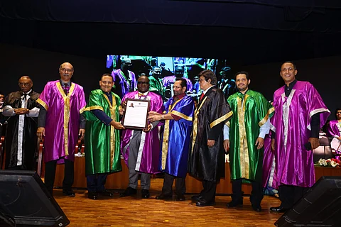 Mukhtar Abbas Naqvi with other dignitaries at the convocation ceremony