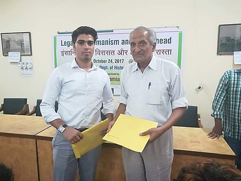 Professor V K Tripathi along with one of his students during workshop (Pic: Facebook)