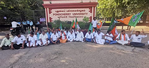 A group of 15-20 people entered the varsity carrying BJP flags to protest against the students| Pic: PUSU