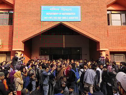 Students at Jamia Millia Islamia protest against the CAB, boycott exams| Pic: AISA