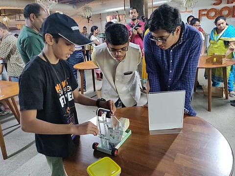 Aniket explaining his idea | (Pic: Aniket Topey)