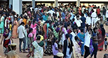People at a voting booth in Chennai (Pic: TNIE)