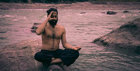 Mahayogi practising anulom vilom | (Pic: Akshar Yoga)