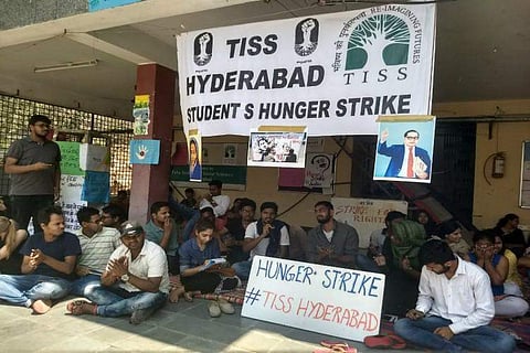 The students are continuing their strike even though the campus has shut down