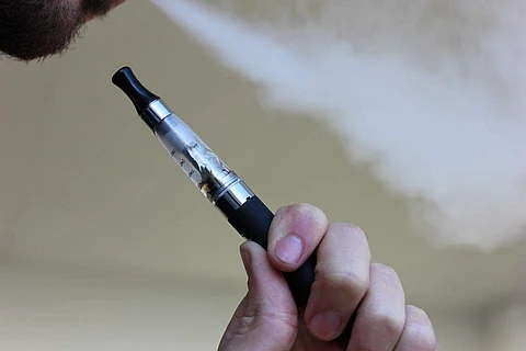 New review suggests normal use of electronic cigarettes is unlikely to raise significant health concerns  