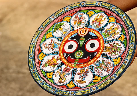Beautiful wall plate | (Pic: Maavni Designs)