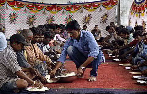 Maqsusi serving under the flyover | (Pic: Vinay Madapu)