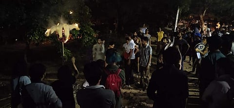 The students held an effigy burning to protest against GRC interference in the JNUSU elections