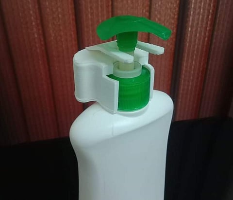 The 20sec4Life device attached to a bottle