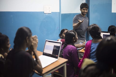 Manu Sekar with the students at HashHackCode | Photos: Manu Sekar