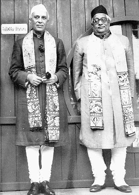 A Fellow of the Royal Society, Satyendra Nath Bose was awarded the Padma Vibhushan in 1954 by the Government of India. He is seen with Pandit Jawaharlal Nehru here